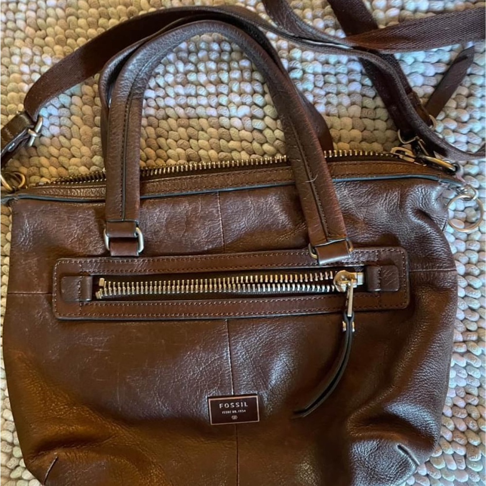 Authentic fossil shoulder or tote leather handbag